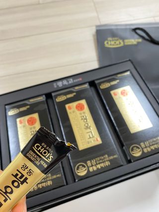 [광동제약] 광동 광옥고 홍삼 본 30포+쇼핑백 증정 — 5점을 준 리뷰어가 2021년 12월 올린 사용 사진