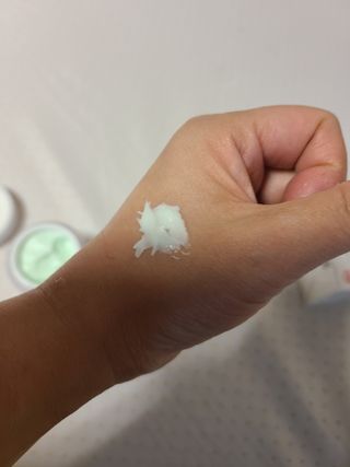 엔디어고 햄프에너지 베리어 크림 50ml — 5점을 준 리뷰어가 2022년 11월 올린 사용 사진