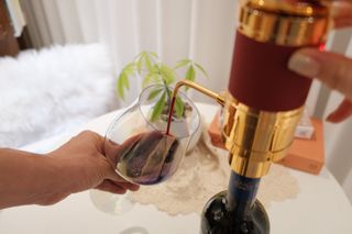 와인웨이터 당신은 별을 마시고있소, 크리비 와인 디스펜서 — 5점을 준 리뷰어가 2023년 1월 올린 사용 사진