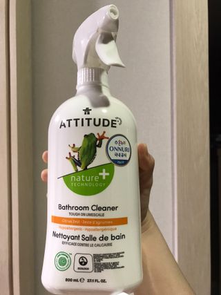 에티튜드 천연 욕실 클리너 시트러스제스트 향 (800ml) — 5점을 준 리뷰어가 2022년 9월 올린 사용 사진