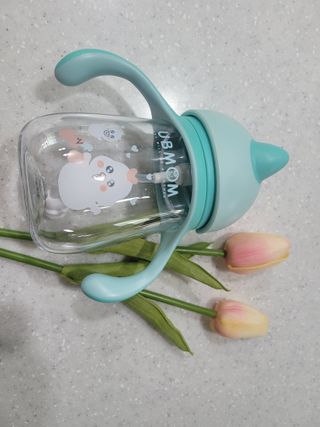 유비맘 트라이탄 코니빨대컵_컬러 랜덤 발송 — 4점을 준 리뷰어가 2021년 1월 올린 사용 사진