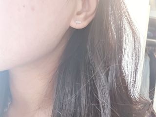 [골드앤디어]14k 미니 스틱 바 귀걸이_3color — 5점을 준 리뷰어가 2021년 6월 올린 사용 사진