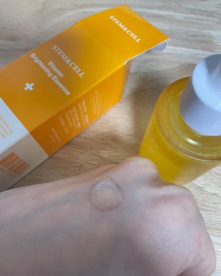 체르엠 스템앤셀 비타민 브라이트닝 에센스 30ml 1개 — 5점을 준 리뷰어가 2022년 3월 올린 사용 사진