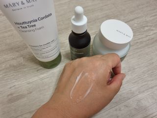 마리엔메이 센서티브 수딩 젤 크림 + 어성초 티트리 추출물 세럼 + 어성초 티트리 모공 클렌징 폼 — 5점을 준 리뷰어가 2021년 8월 올린 사용 사진