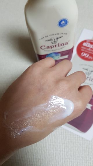 카프리나 프레쉬 산양밀크 모이스춰라이징 바디로션 350ml(오리지널향) — 3.5점을 준 리뷰어가 2022년 12월 올린 사용 사진