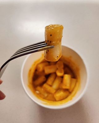 나우  [요리궁리] B타입 ( 매콤, 치즈, 매콤까르보 ) 꽃떡볶이 6개입 세트 — 5점을 준 리뷰어가 2025년 4월 올린 사용 사진