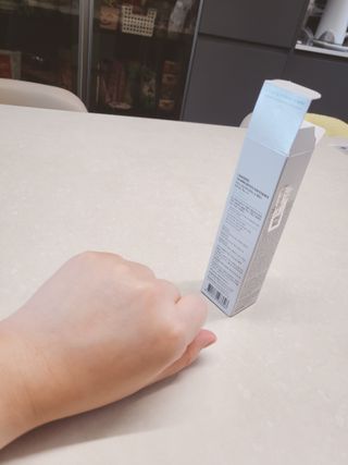 리더스코스메틱 리더스 카밍 바이오틱스 선 에센스 SPF 50+ PA++++ — 5점을 준 리뷰어가 2022년 5월 올린 사용 사진