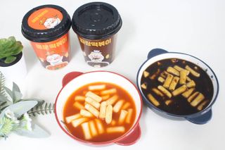 유비쿡 컵떡볶이 매운컵떡볶이2개/ 짜장컵떡볶이 2개  총 4개세트 — 5점을 준 리뷰어가 2021년 5월 올린 사용 사진