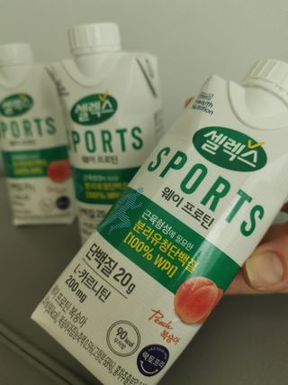 셀렉스스포츠 셀렉스 스포츠 웨이 프로틴 복숭아_ 330ml x 12팩 — 4점을 준 리뷰어가 2021년 4월 올린 사용 사진