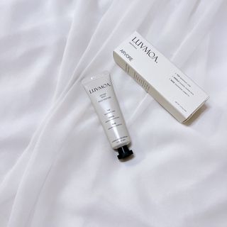 러브모아 향수 고체향수 승무원 고체향수 바르는 향수 니치향수 도손 우드세이지 앤 씨솔트 — 5점을 준 리뷰어가 2022년 10월 올린 사용 사진