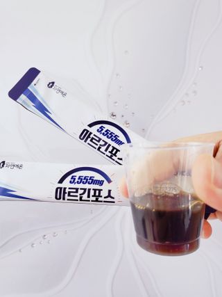 자연에온 아르긴포스 L-아르기닌 5555mg 스틱 15개입 1박스 — 4점을 준 리뷰어가 2021년 4월 올린 사용 사진