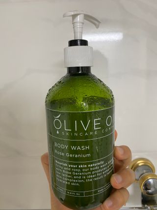 올리브 오일 스킨케어 컴퍼니 [OOSC] 향기로운 보습 로즈 제라늄 바디워시 500ml — 5점을 준 리뷰어가 2021년 5월 올린 사용 사진