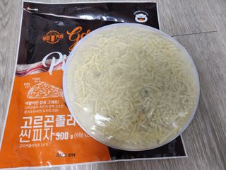 [푸딩팩토리] 10인치 씬피자 3종 택2_베샤멜 고르곤졸라/불고기/고르곤졸라 — 5점을 준 리뷰어가 2022년 5월 올린 사용 사진