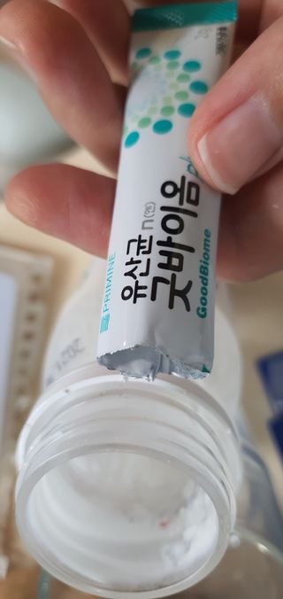 프리마인 유산균 국가지정연구소 선정, 살아있는 생유산균 200억 마리의 힘. 유산균n굿바이옴플러스 — 5점을 준 리뷰어가 2021년 9월 올린 사용 사진