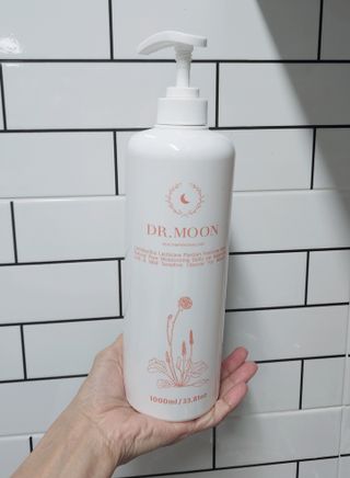 프리[닥터문] 유산균 락토케어 질경초 여성청결제 1000ml (젤타입) — 5점을 준 리뷰어가 2022년 5월 올린 사용 사진