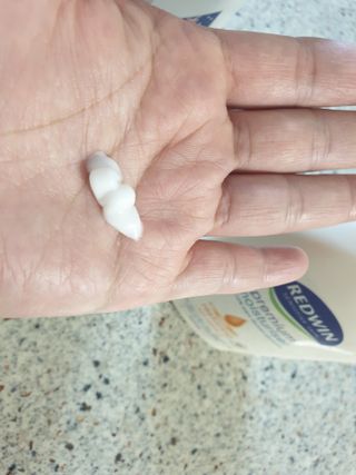 H365 Redwin Premium Moisturiser 레드윈 프리미엄 모이스춰라이저 500ml — 5점을 준 리뷰어가 2021년 4월 올린 사용 사진