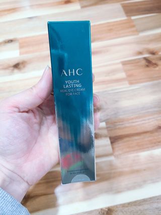 [NEW 탄력유턴 아이크림] AHC 유스 래스팅 리얼 아이크림 포 페이스 — 5점을 준 리뷰어가 2021년 1월 올린 사용 사진