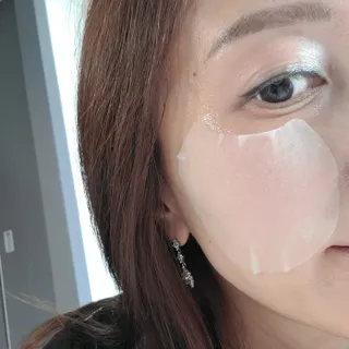 리더스코스메틱 리더스 카밍 바이오틱스 퀵 수딩 패드 — 5점을 준 리뷰어가 2022년 5월 올린 사용 사진