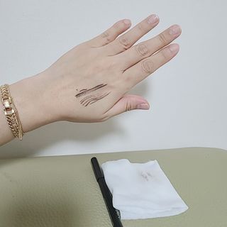 틸디앤 메이크 리얼무드 오토 아이라이너 — 3점을 준 리뷰어가 2021년 12월 올린 사용 사진