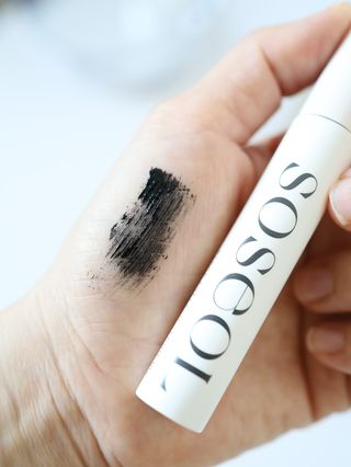 더소설 소설 블랙아이래쉬 세럼 10g(SOSEOL BLACK EYELASH SERUM 10g) — 5점을 준 리뷰어가 2023년 12월 올린 사용 사진