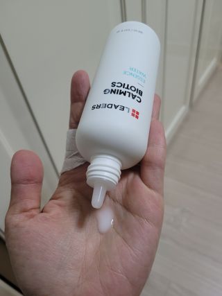 리더스코스메틱 리더스 카밍 바이오틱스 에센스 워터 — 5점을 준 리뷰어가 2022년 1월 올린 사용 사진