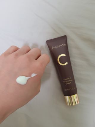 산다화 비타민C 화이트닝 크림 — 4점을 준 리뷰어가 2023년 4월 올린 사용 사진
