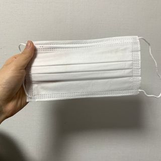 위케어 원데이 덴탈마스크 50매 화이트 대형 국내생산 — 5점을 준 리뷰어가 2021년 2월 올린 사용 사진