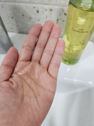 스킨큐어 산다화 순한 클렌징 동백 오일 200ml — 5점을 준 리뷰어가 2023년 8월 올린 사용 사진