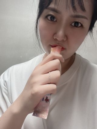 엘리샤코이 아임얼라이브 콤부차 콜라겐 506 스틱젤리 패션프루트 — 5점을 준 리뷰어가 2021년 6월 올린 사용 사진