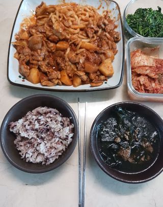 [구매평]양반 동원 양반 100밥 흑미밥, 130g, 12개 — 5점을 준 리뷰어가 2025년 5월 올린 사용 사진