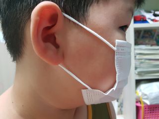[심폐소생소] 오늘의마스크 KF-AD 비말차단 황사 여름용 마스크 — 5점을 준 리뷰어가 2021년 8월 올린 사용 사진