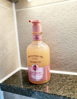 벨먼 내추럴스파 수분광채 스크럽 바디워시 600ml 5종 — 5점을 준 리뷰어가 2022년 5월 올린 사용 사진