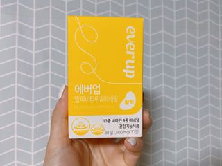 [몸엔용] 에버업 멀티비타민&미네랄, 눈건강 루테인 혈행건강 오메가3, 면역 프로바이오틱스 3종 택1 — 4.5점을 준 리뷰어가 2022년 4월 올린 사용 사진