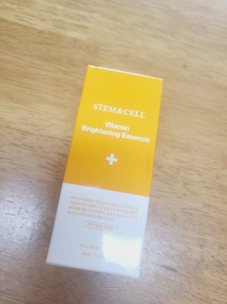 체르엠 스템앤셀 비타민 브라이트닝 에센스 30ml 1개 — 5점을 준 리뷰어가 2021년 9월 올린 사용 사진