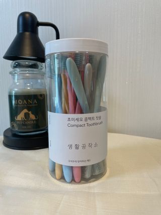 생활공작소 [네이버구매평] 미세모 콤팩트 칫솔 부드러운칫솔 치과칫솔 교정용 24개 — 5점을 준 리뷰어가 2025년 5월 올린 사용 사진