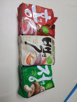 [풀무원] 자연은맛있다 정면, 백면, 홍면  세트 — 5점을 준 리뷰어가 2021년 4월 올린 사용 사진