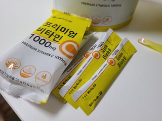 서울약사신협 프리미엄비타민C1000_2.5G x 100포 — 5점을 준 리뷰어가 2021년 5월 올린 사용 사진