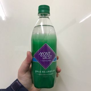 몽베스트 Montbest with Sparkling water Plain 20병 — 4.5점을 준 리뷰어가 2021년 11월 올린 사용 사진
