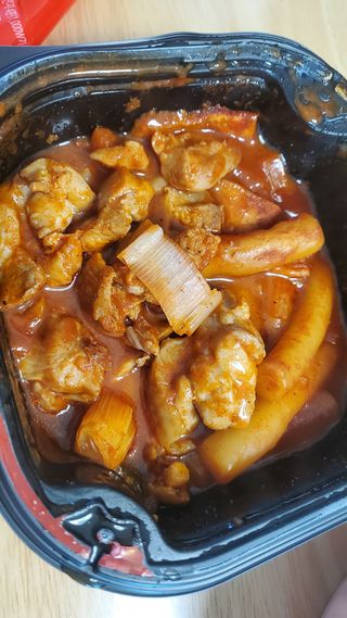 한성기업 무볼레 닭떡볶이+해물떡볶이 2종 세트 — 5점을 준 리뷰어가 2021년 10월 올린 사용 사진