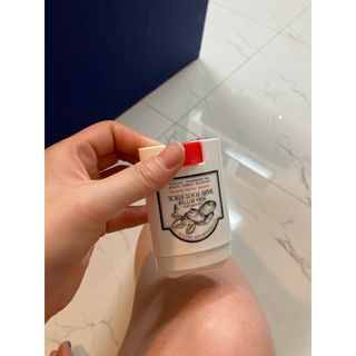 성분에디터 시어버터 아기발스틱 — 4.5점을 준 리뷰어가 2021년 7월 올린 사용 사진