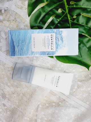 [스킨1004] 마다가스카르 센텔라 히알루-시카 워터핏 선세럼 50ml — 5점을 준 리뷰어가 2024년 5월 올린 사용 사진