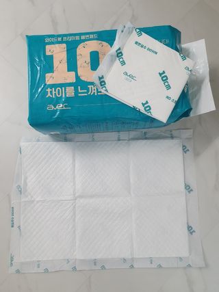 아베크 펫 와이드 프리미엄 중형 애견 강아지 배변 패드 54매 1팩 45g — 4점을 준 리뷰어가 2021년 7월 올린 사용 사진