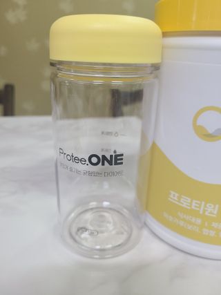 프로티원 단백질쉐이크 곡물맛 2주분 1통+보틀 — 5점을 준 리뷰어가 2021년 4월 올린 사용 사진