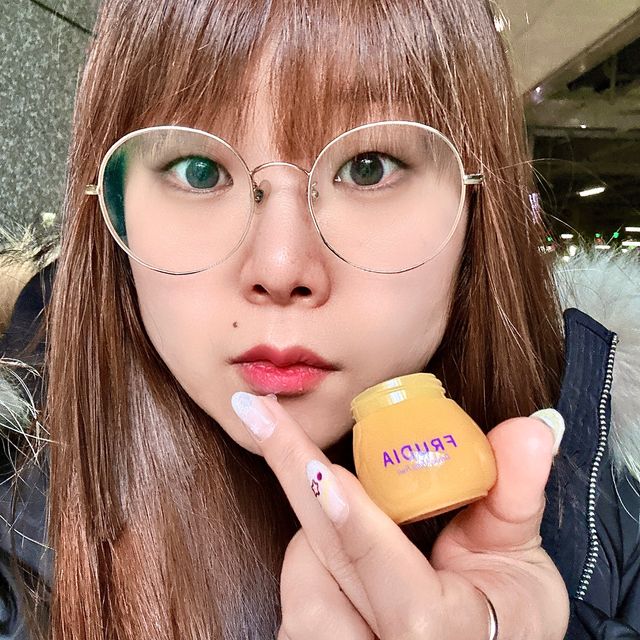 틱톡 [후르디아] 튼입술해결템 올리브영 블루베리 하이드레이팅 허니 립밤 리뷰 사진