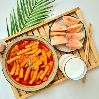 빨간키트 떡볶이 밀키트 2~3인분 매운맛 국물 떡볶이 만들기 쉬운 황금 레시피 분말 소스로 간편한 요리 — 5점을 준 리뷰어가 2021년 8월 올린 사용 사진