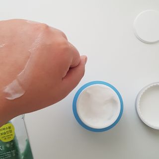 Dr.느루벗 느루벗 모이스쳐 24 크림 — 5점을 준 리뷰어가 2021년 1월 올린 사용 사진