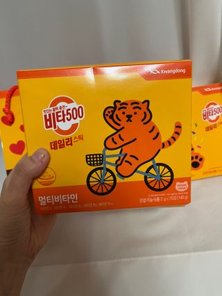 광동생활건강 프리 [광동] VB와 VC를 함유한 멀티 비타민 비타 500 데일리 스틱 180포 — 5점을 준 리뷰어가 2022년 5월 올린 사용 사진
