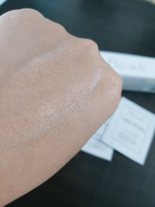 플레라디 에델바이스 워터풀 젤리 세럼 — 4점을 준 리뷰어가 2021년 7월 올린 사용 사진