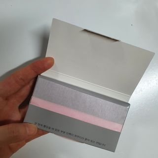 [갸스비] 메이크업은 그대로, 피지만 쏙 - BB킵 오일컨트롤 파우더 페이퍼 — 5점을 준 리뷰어가 2021년 6월 올린 사용 사진