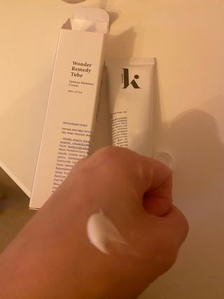 키노닉스 원더 레미디 튜브 보습크림 — 3.5점을 준 리뷰어가 2022년 2월 올린 사용 사진
